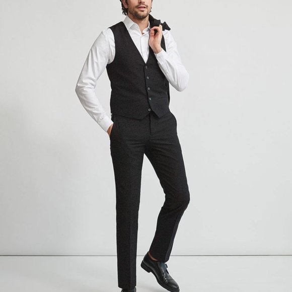 RW&Co. Tailored Fit Solid Twill Dress Shirt - Picture 2 of 9